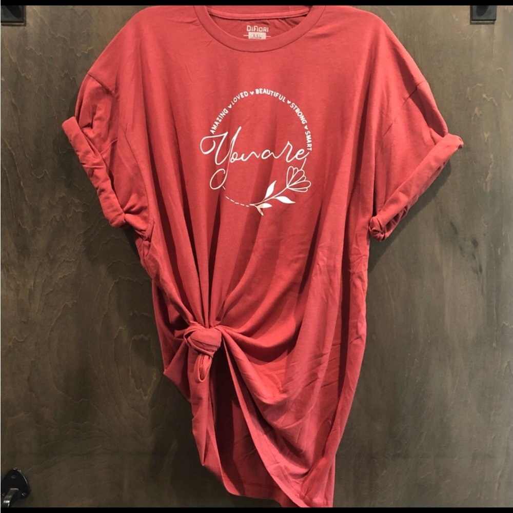 NEW! Crew neck tshirt